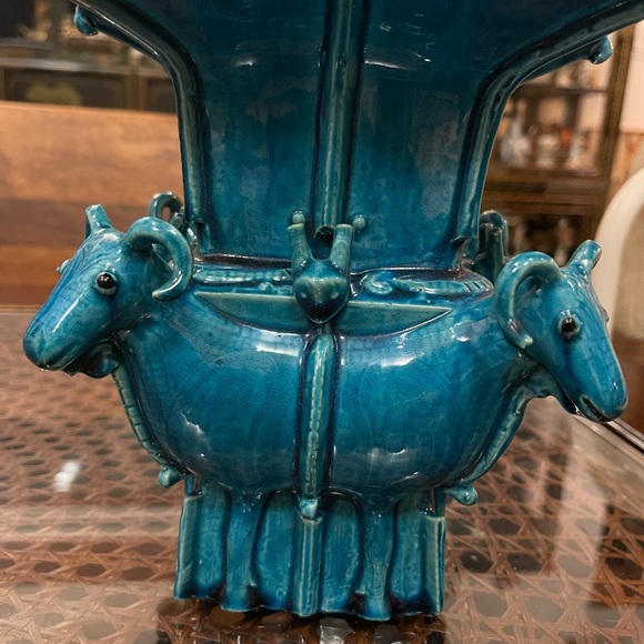 Chinese Antique Peacock Blue Glazed Porcelain Zun Vase with Four Sheep Deco - Picture 3 of 9